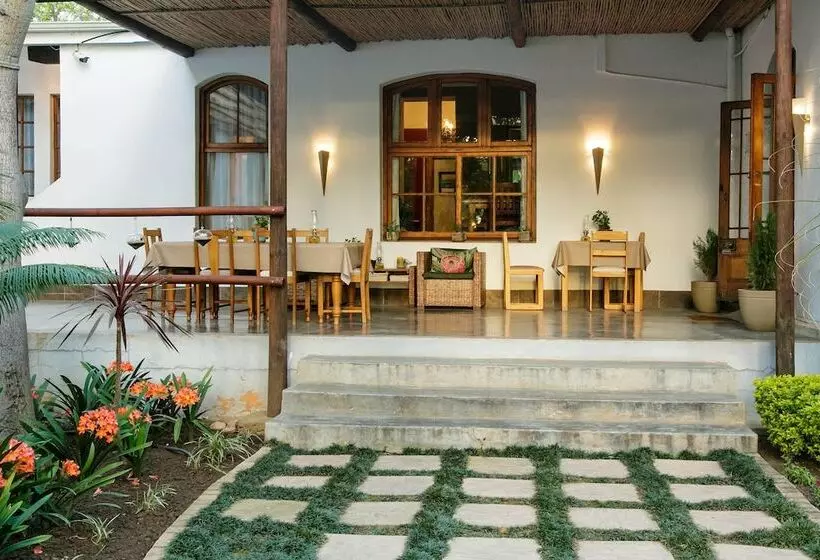 هتل Oakdene Guest House