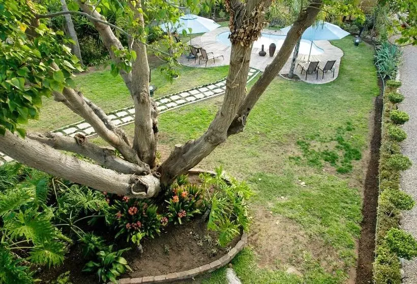 هتل Oakdene Guest House