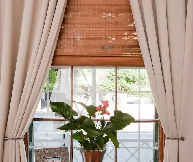 هتل Oakdene Guest House
