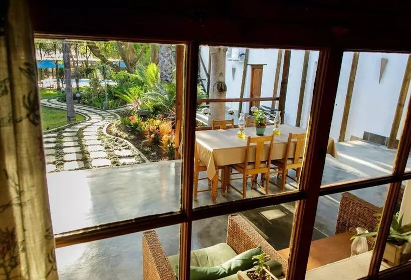 هتل Oakdene Guest House