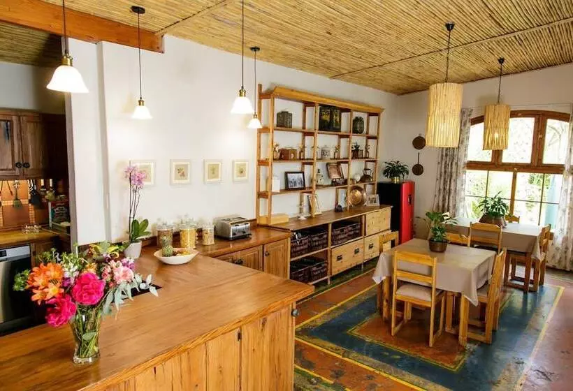 هتل Oakdene Guest House