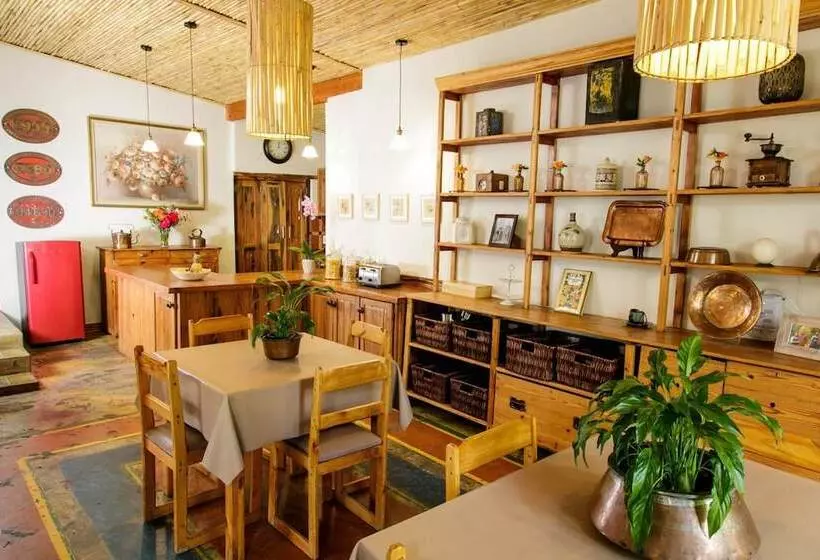 هتل Oakdene Guest House