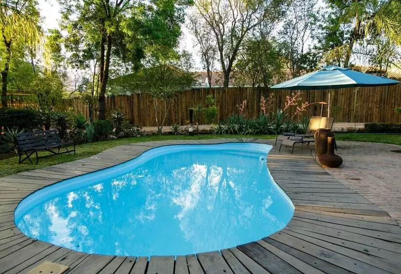 هتل Oakdene Guest House