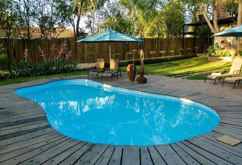 هتل Oakdene Guest House