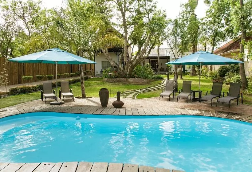 هتل Oakdene Guest House