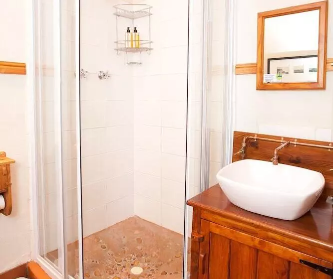 هتل Oakdene Guest House