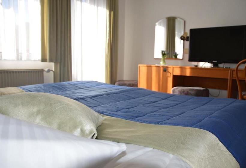 هتل Penzion Livada