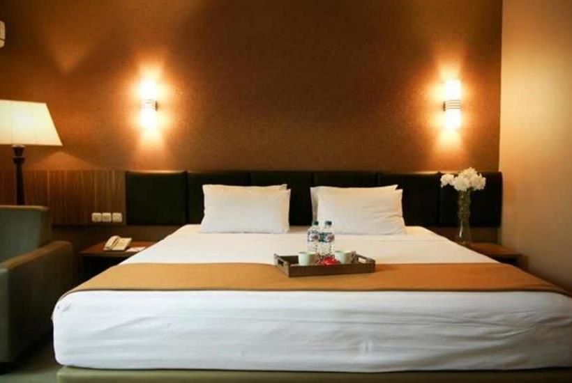 Raden Wijaya Hotel & Convention