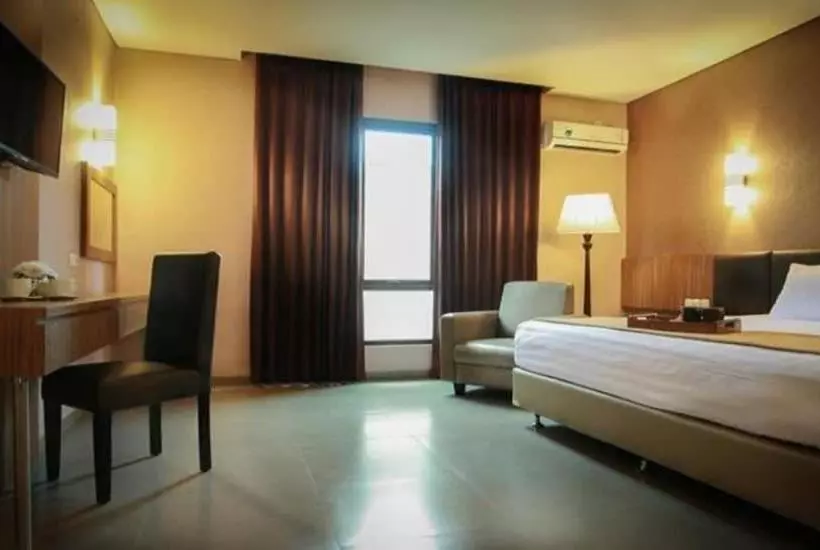Raden Wijaya Hotel & Convention