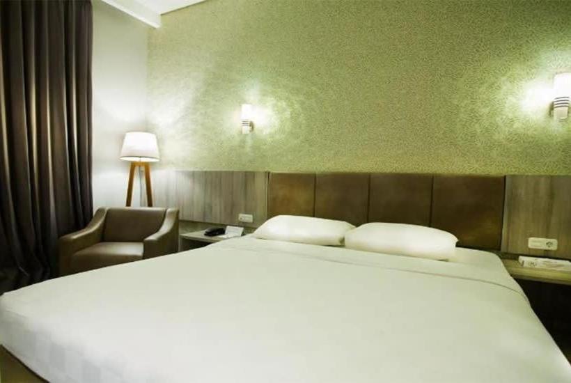 Raden Wijaya Hotel & Convention