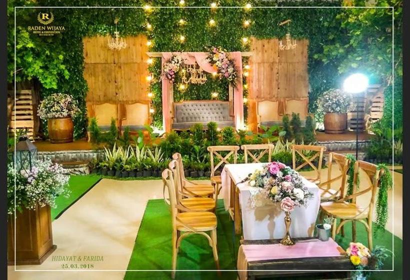 Raden Wijaya Hotel & Convention