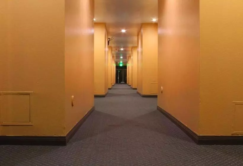 هتل Redondo Beach Inn Lax