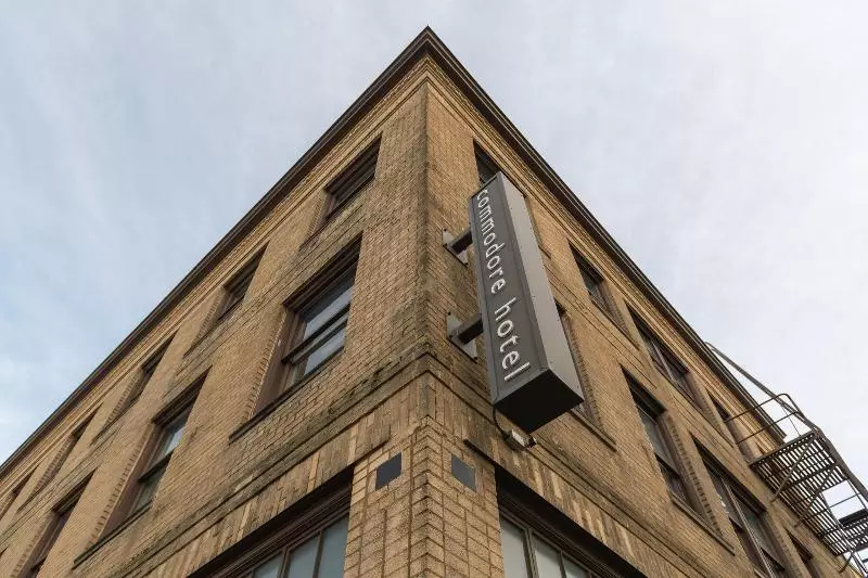Hotel Commodore