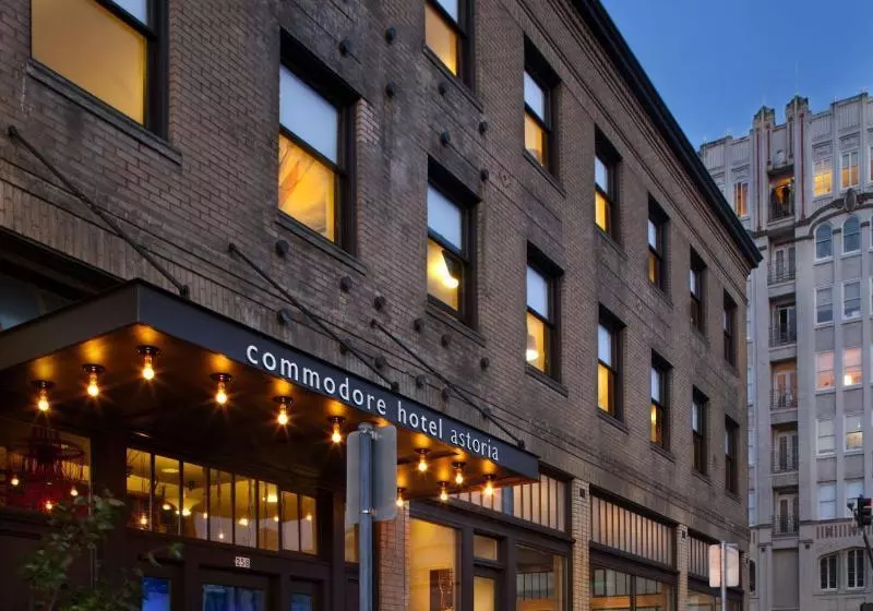 Hotel Commodore