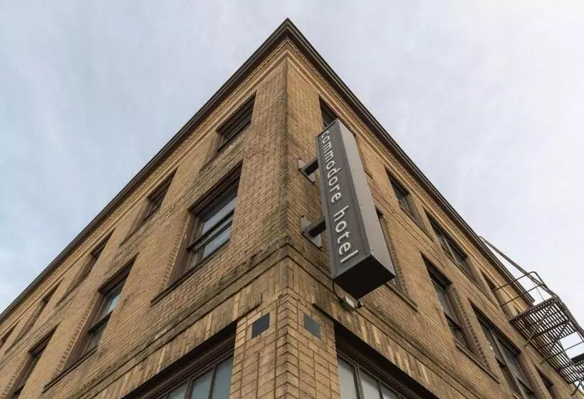 Hotel Commodore