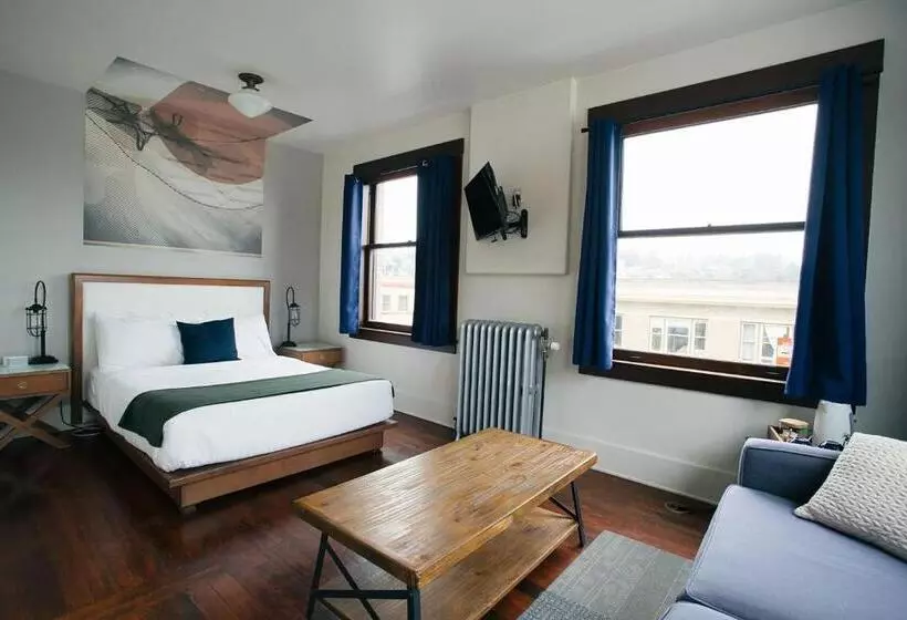 Hotel Commodore