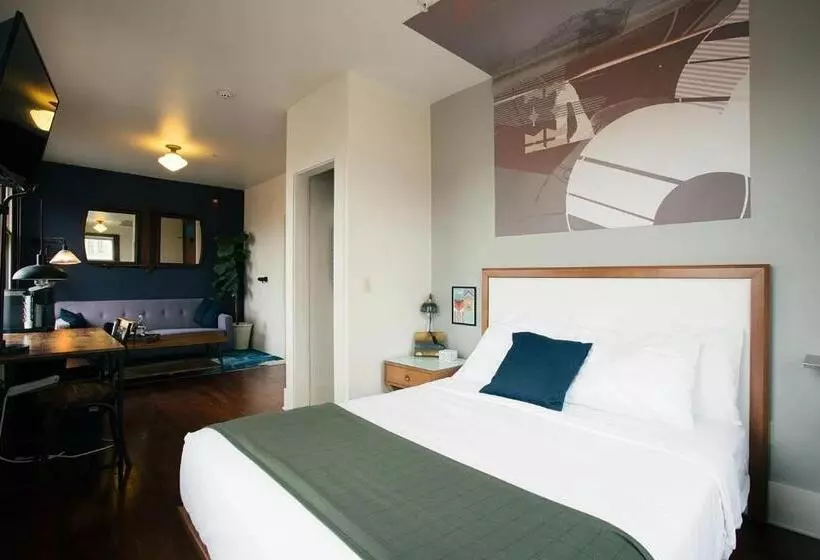 Hotel Commodore