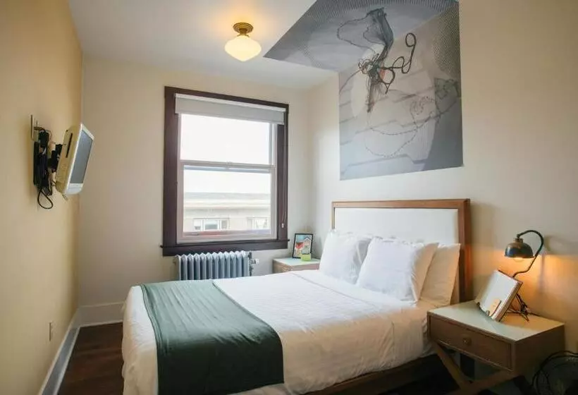 Hotel Commodore