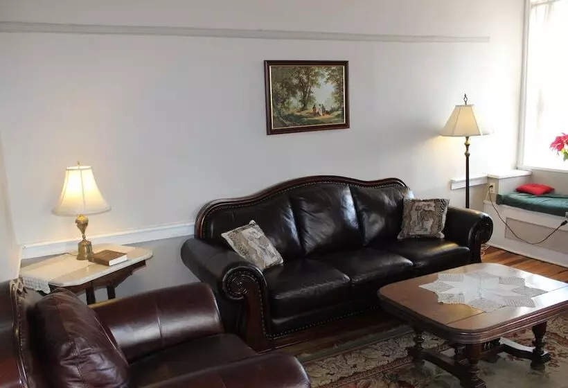 ホテル The Casselman Inn