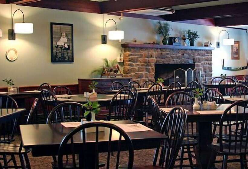 Отель The Casselman Inn