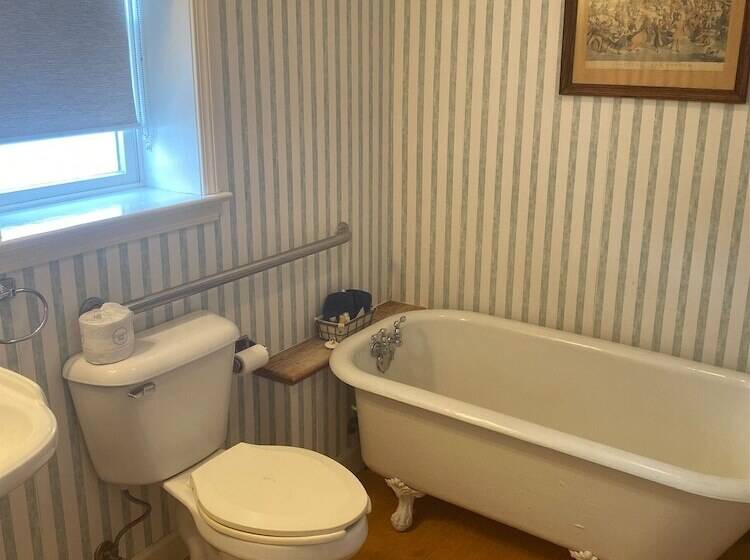 Отель The Casselman Inn