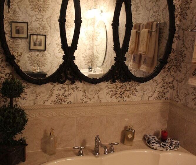 Отель The Casselman Inn