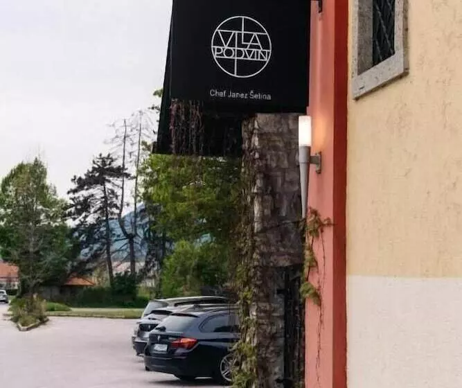 هتل Vila Podvin