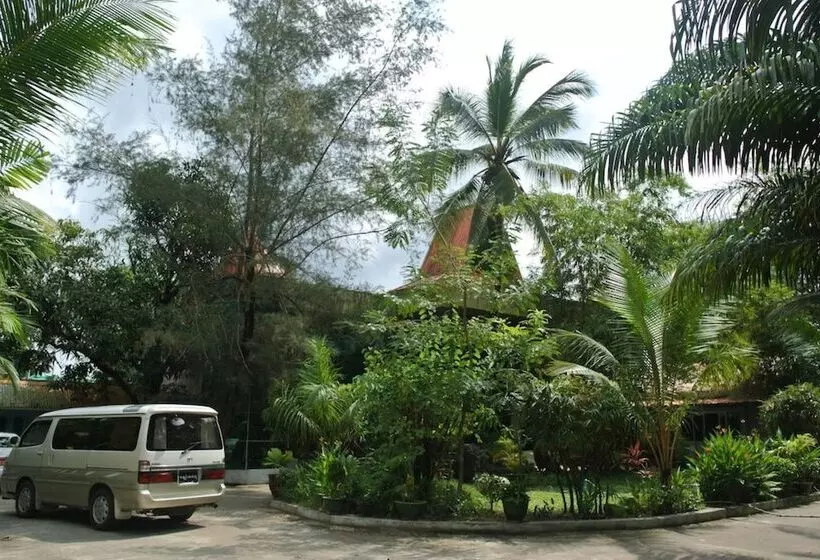 Yaewaddy Motel