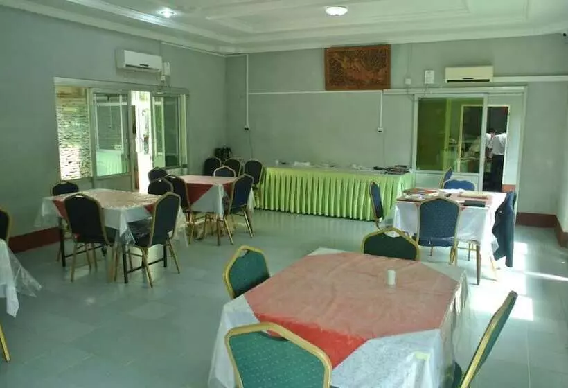 Yaewaddy Motel