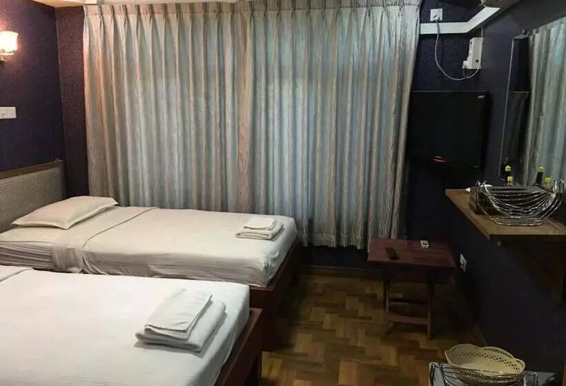 Yaewaddy Motel