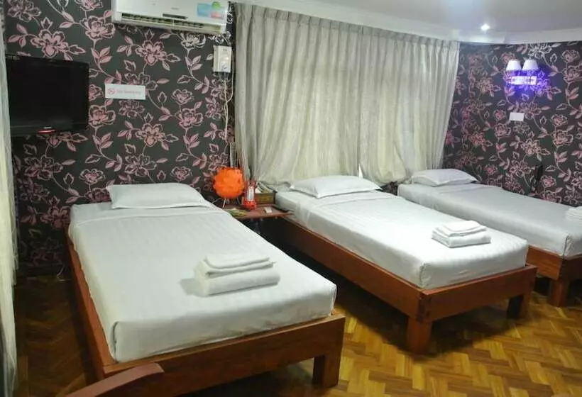Yaewaddy Motel