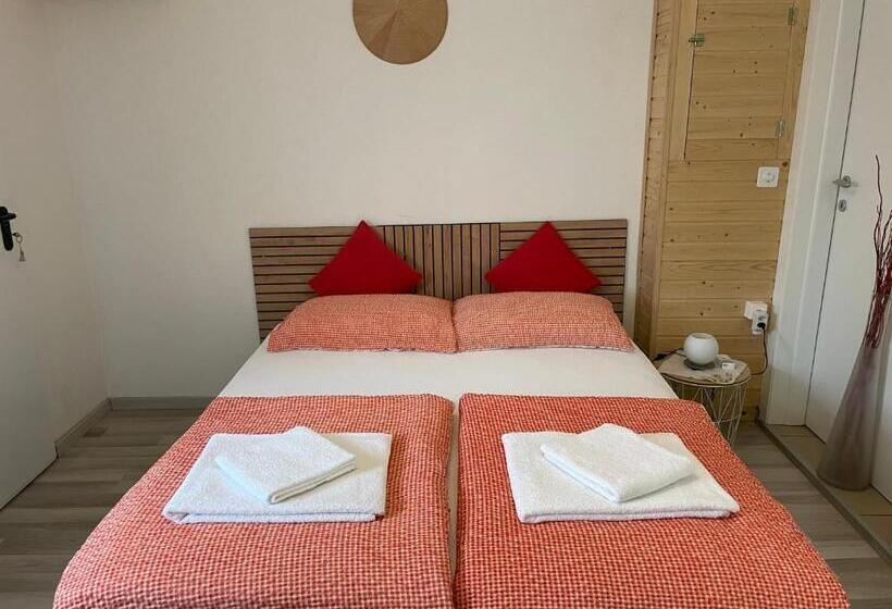 Bed and Breakfast Camera Enaj