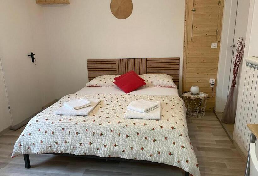 Bed and Breakfast Camera Enaj