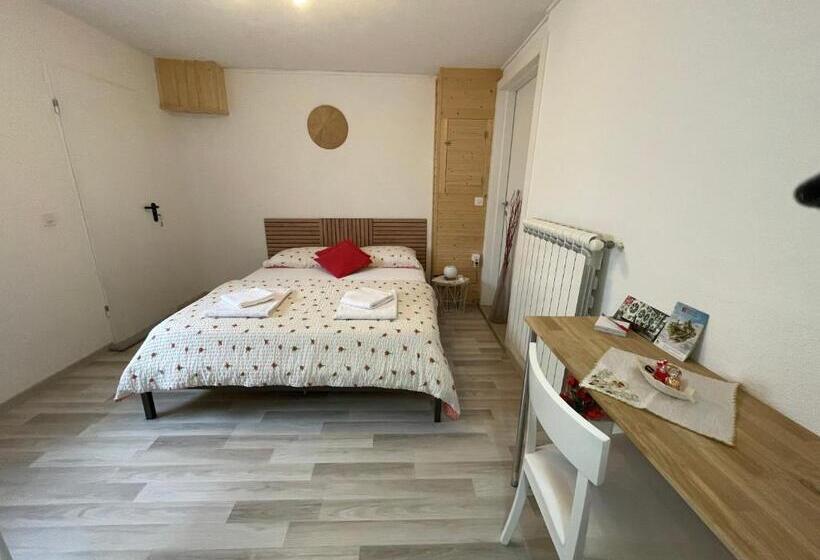 Bed and Breakfast Camera Enaj