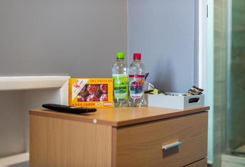 Bed and Breakfast Heart Of Maidstone   Premium Double Rooms With Free Wi Fi