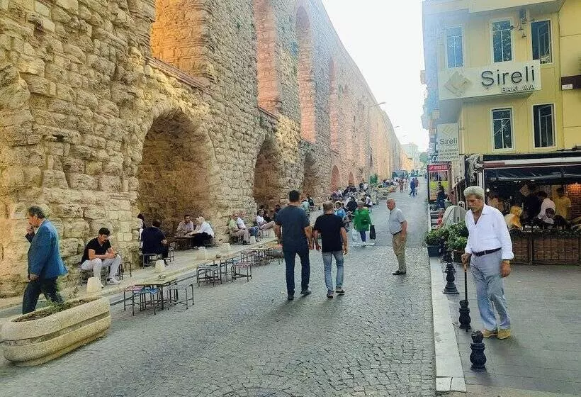 Demhat Hotel Old City