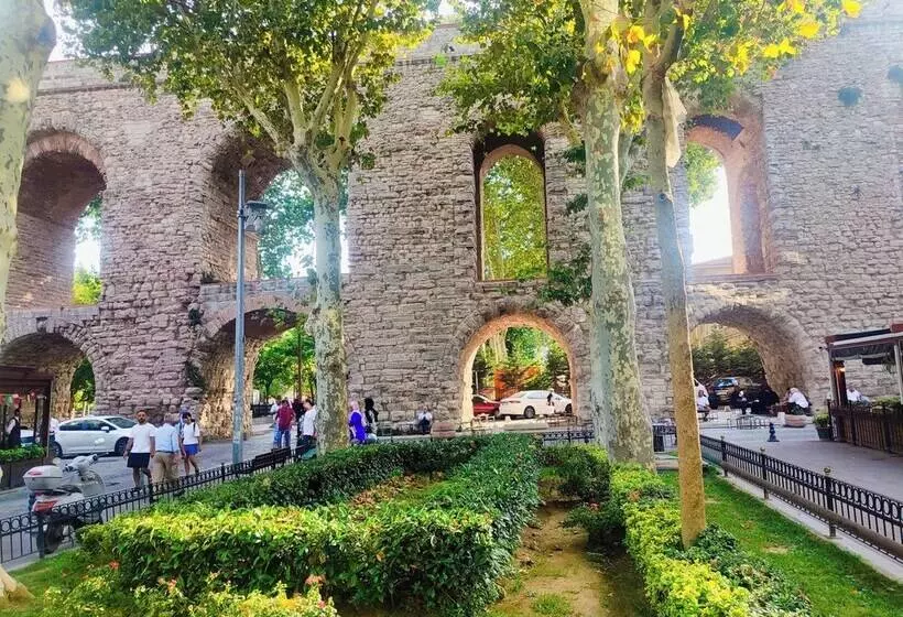 Demhat Hotel Old City