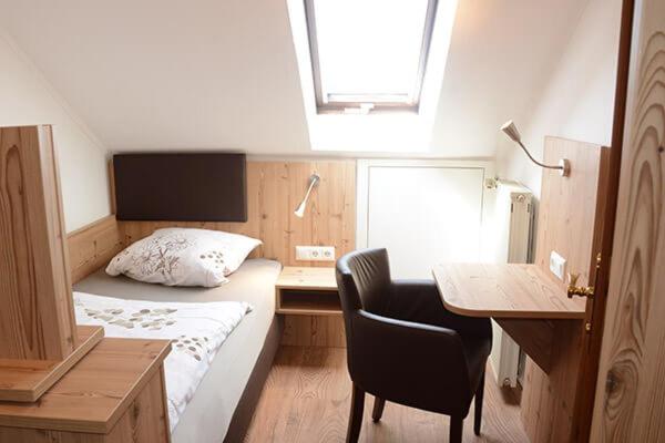 Gastwirtschaft & Hotel Doll