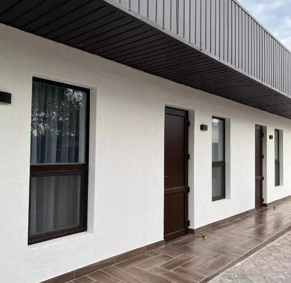 ホテル колібрі