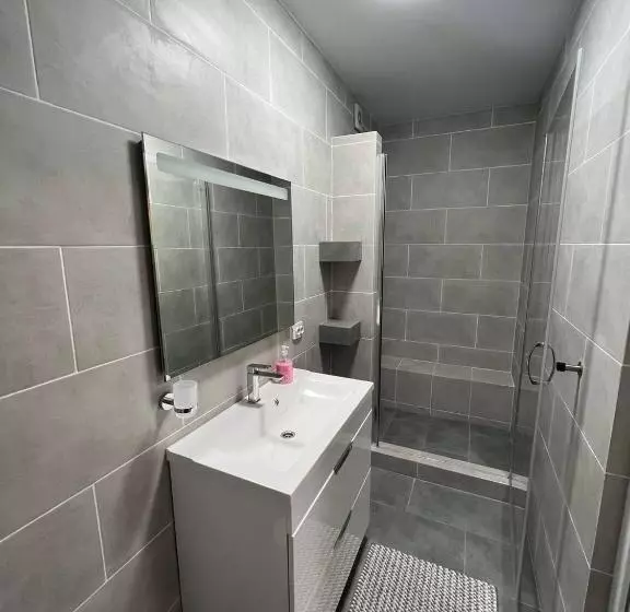 ホテル колібрі