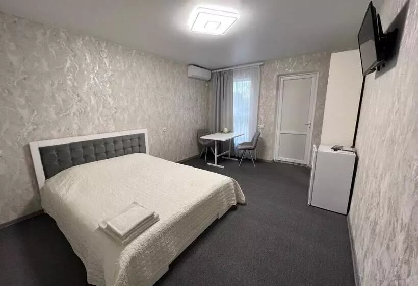 ホテル колібрі