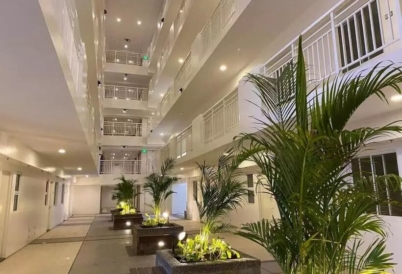 Hotelli Infina Towers