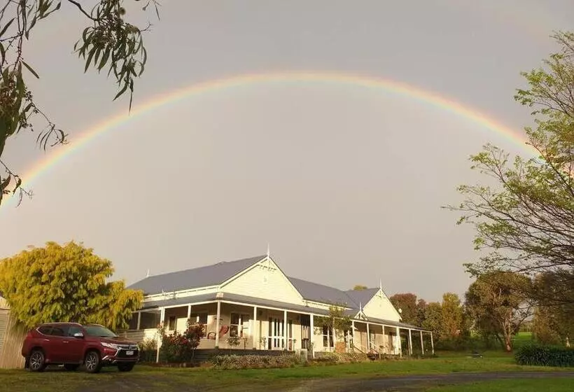 Hotelli Jilly Park Farmstay Experience Discover Authentic Farm Life Complimentary Breakfast Included