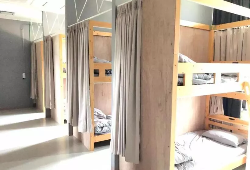 ホテル Livinganywhere Commonsうるま Female Dormitory Bunk Bed   Vacation Stay 15503v