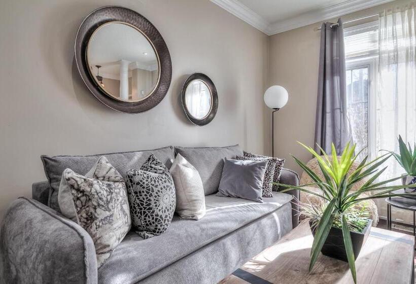 فندق Luxury Villas In Ajax And Scarborough