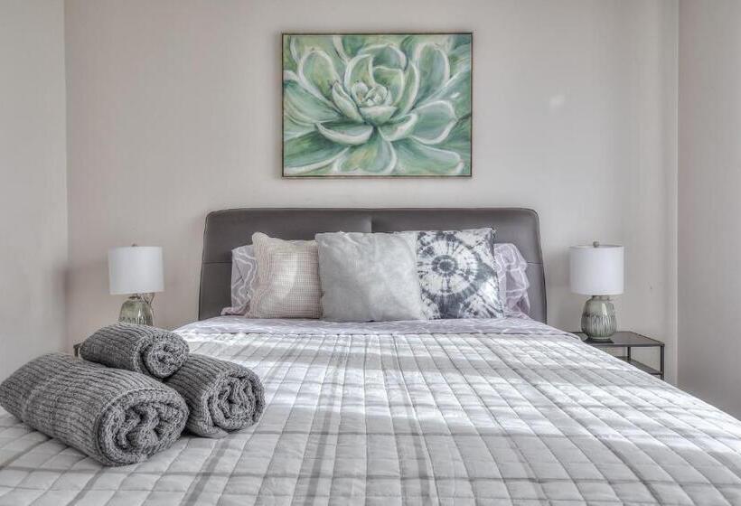 فندق Luxury Villas In Ajax And Scarborough