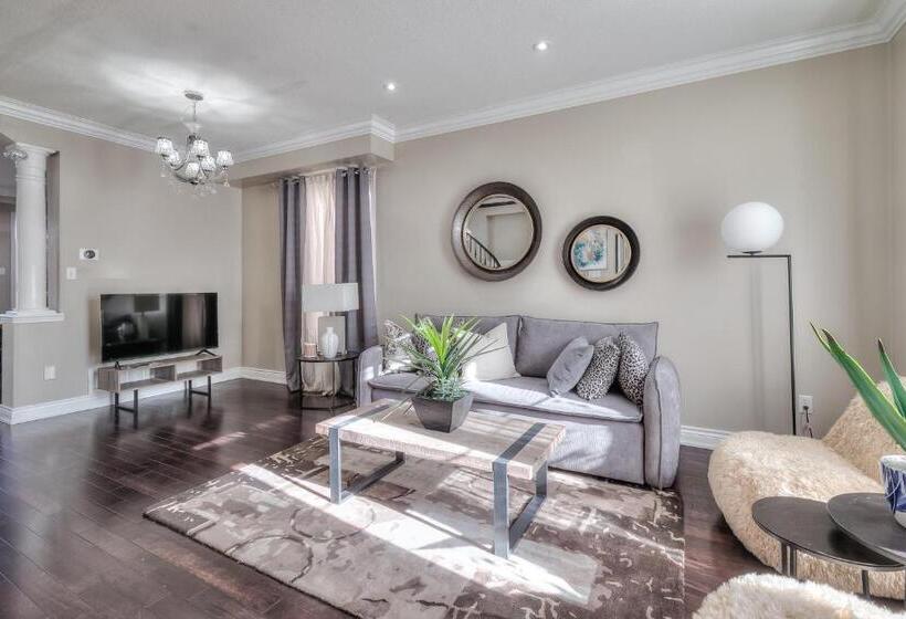 فندق Luxury Villas In Ajax And Scarborough