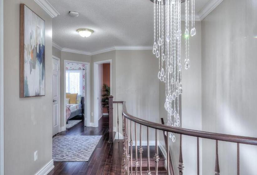 فندق Luxury Villas In Ajax And Scarborough