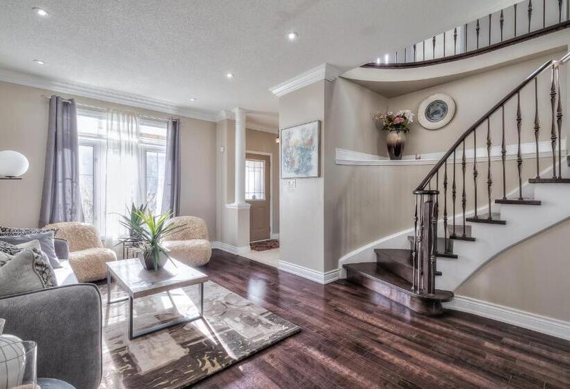 فندق Luxury Villas In Ajax And Scarborough