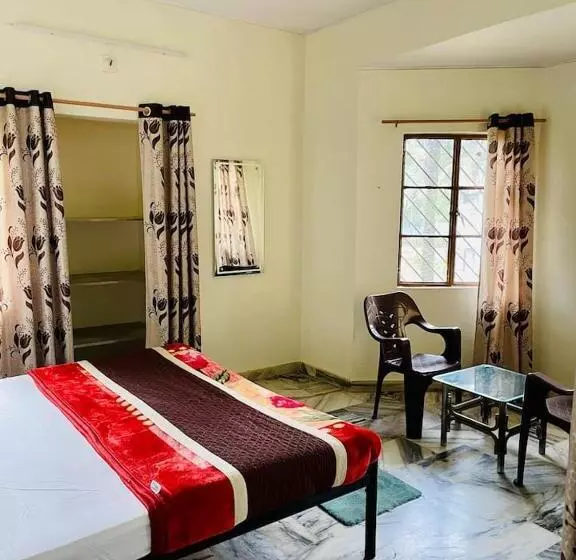 Hotelli Naivedyam Villa